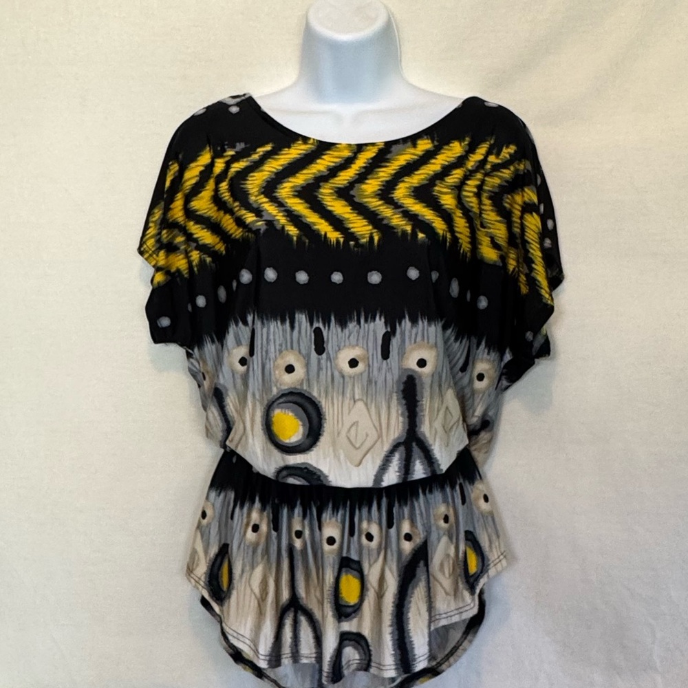 F-65 Twentyone Black Yellow &‎ White Peplum Short Sleeve Pullover Blouse Size S